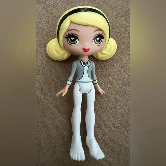 RETIRED: Mattel | Kuu Kuu Harajuku Doll - Picture 10 of 10